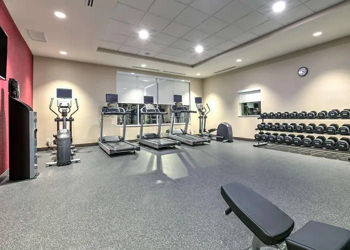 Home2 By Hilton Airport 3*